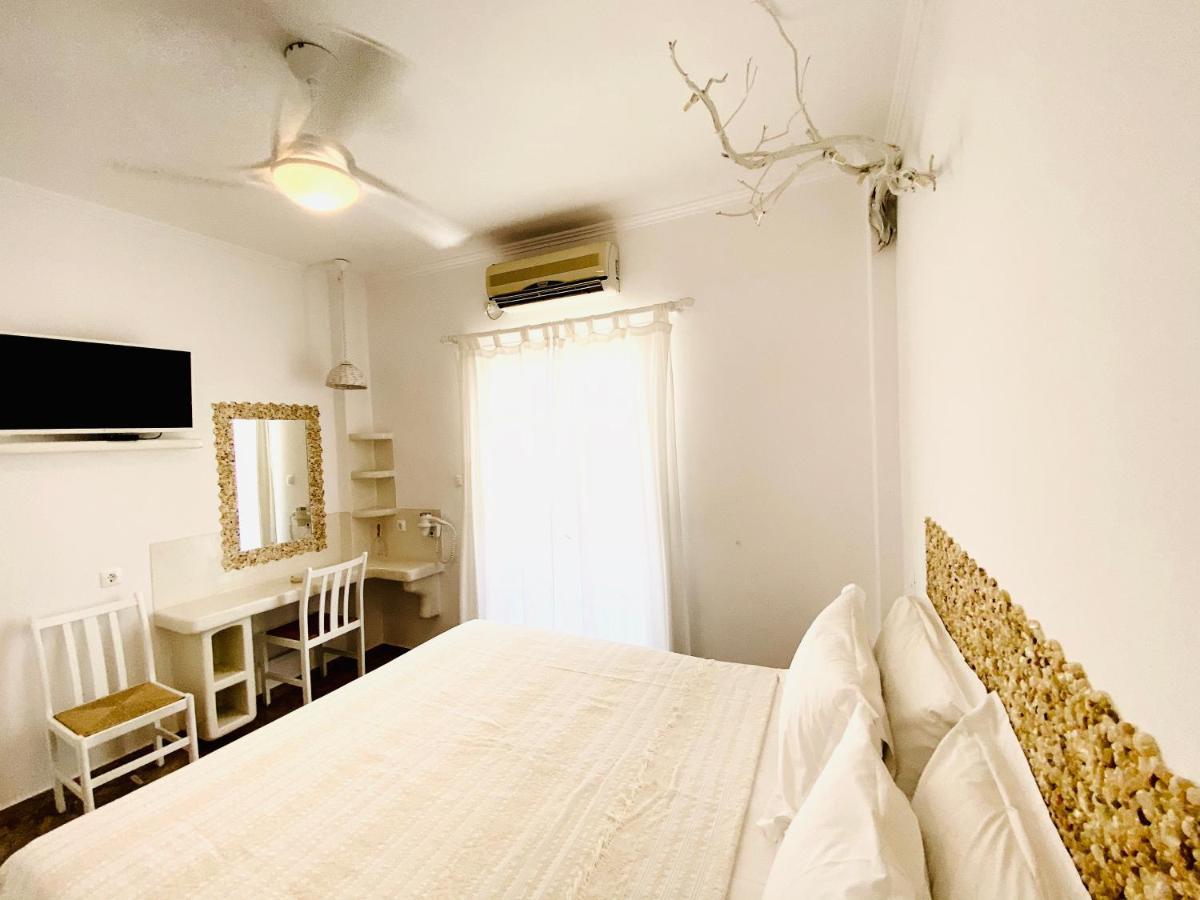 Deluxe Studios & Suites Ageri-Milos آداماس المظهر الخارجي الصورة
